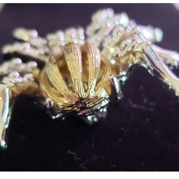 **bling** Spider And Bee Brooches pins jewelry - Picture 10 of 12